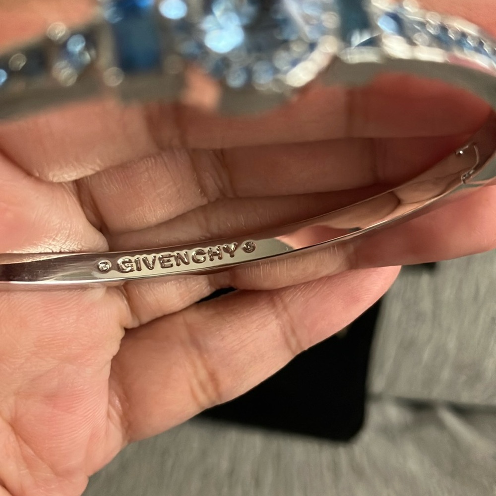 Givenchy bracelet - Picture 8 of 13